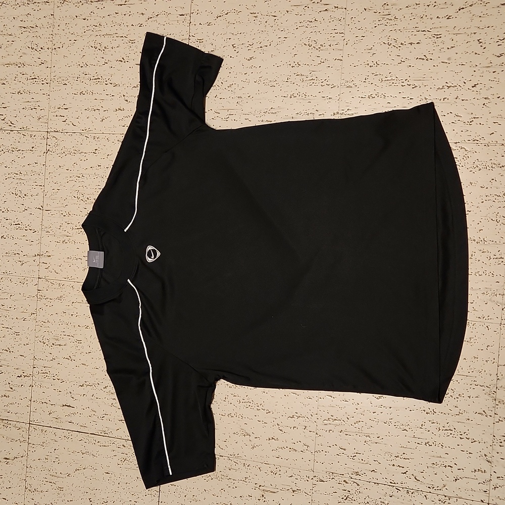Nike Centre Swoosh Activewear T Shirt Vintage Y2K Black And White